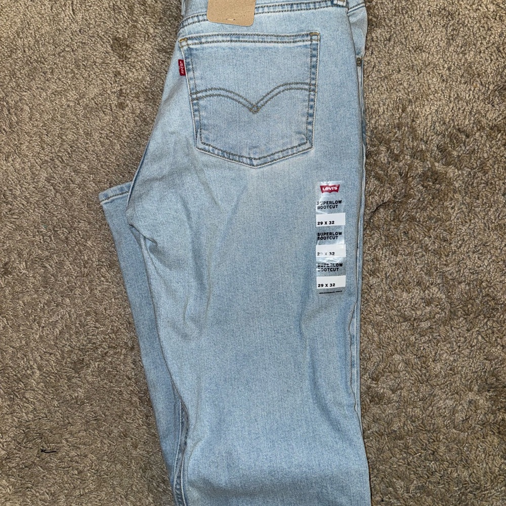 NWT-Levi's Light Blue Women’s  Jeans-super low bootcut-size 29x30